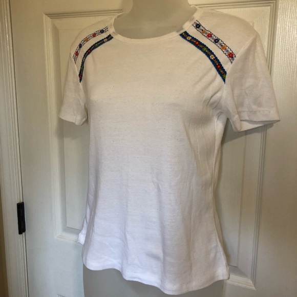 Vintage 70s Cute Floral Embroidery T-shirt - Picture 2 of 2